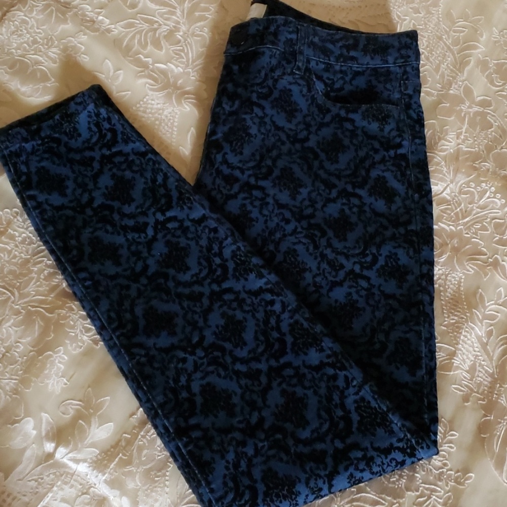 Forever 21 Raised Velvet Skinny Jean's, 30